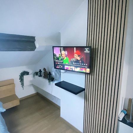 Fertile Appartement Charleroi Buitenkant foto
